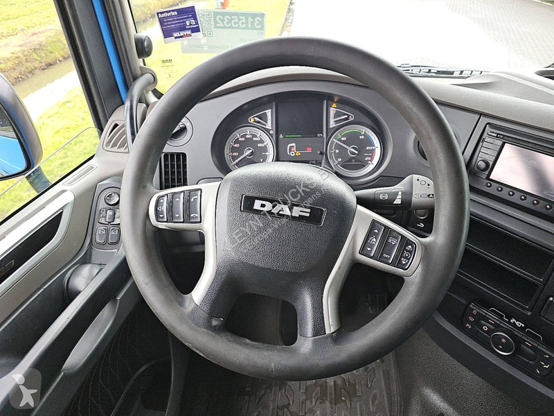 Tahač DAF 480 SPACECAB LED