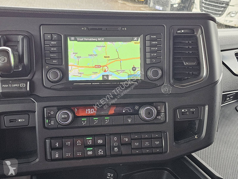 Traktor Scania 660 6X2 NB ETADE