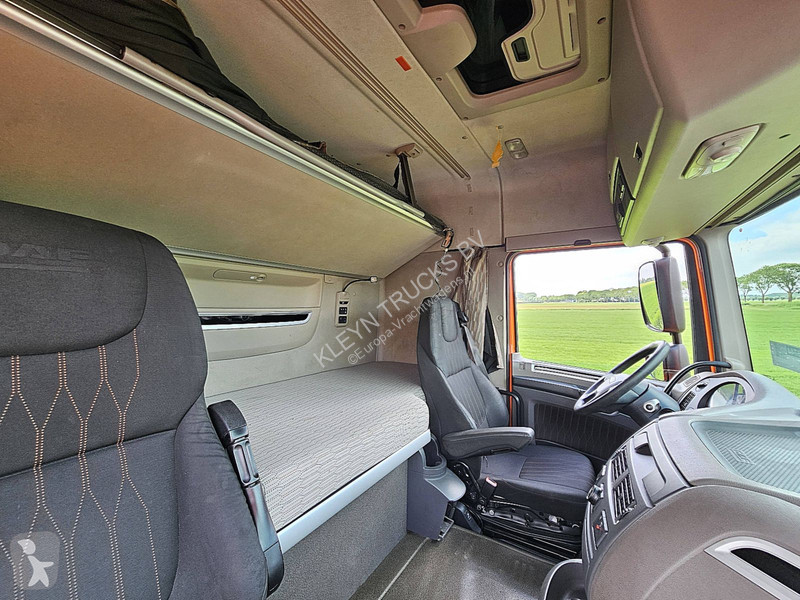Tahač DAF 450 SPACECAB SPOILERS