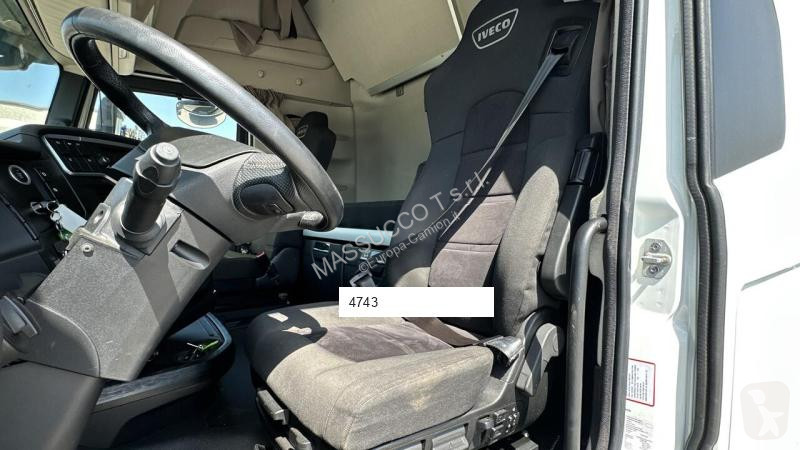 Traktor Iveco S-WAY 490 4x2