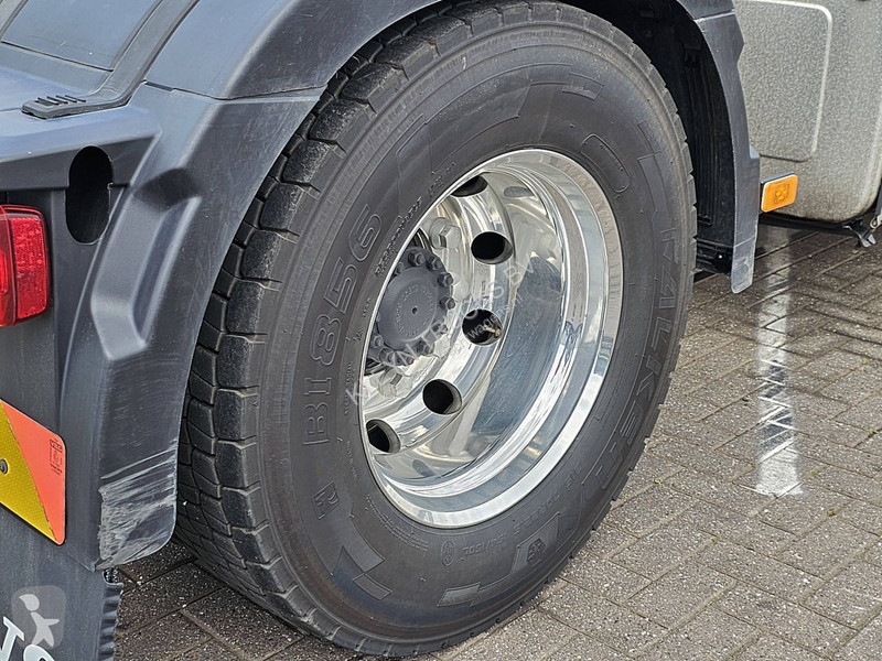 Tahač Volvo 500 LOW ROOF PTP+HYDR.