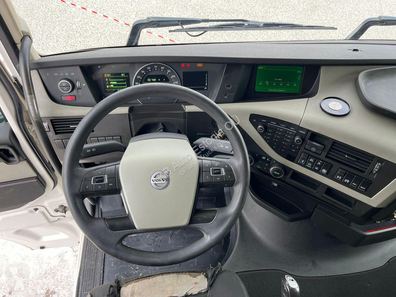 Tahač Volvo 500 6x2 GLOBE XL