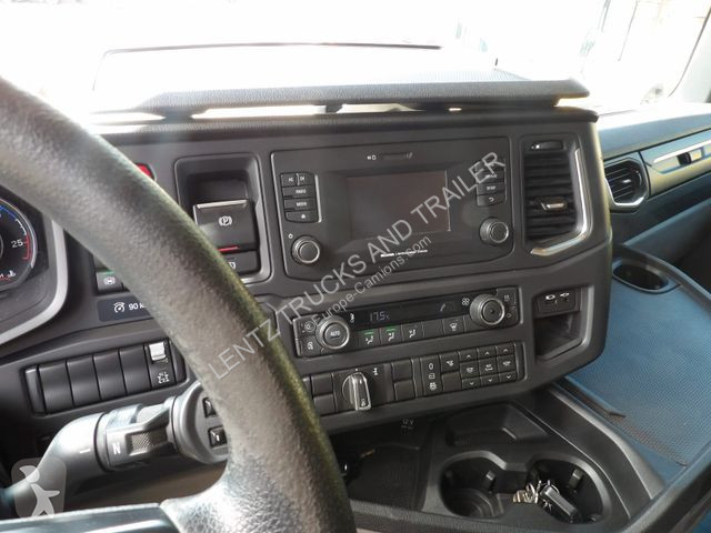 Traktor Scania...