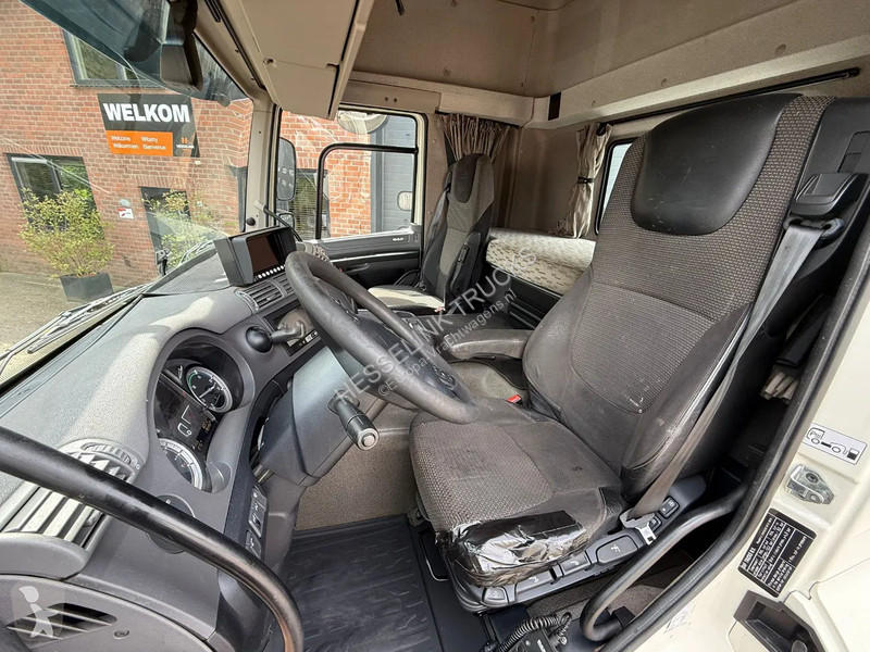 Traktor DAF 440 4X2 Space Cab Side skirts ACC...