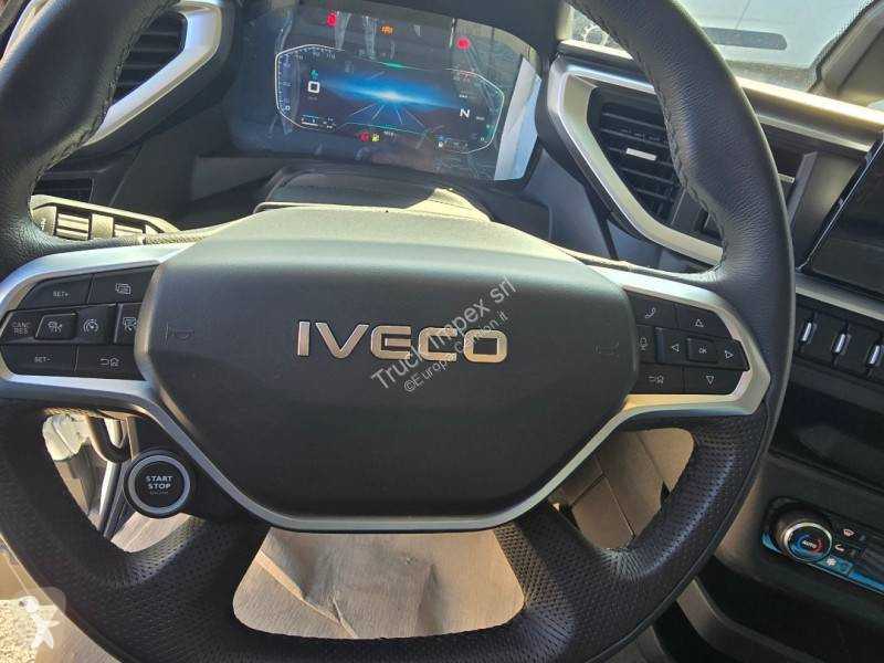 Traktor Iveco