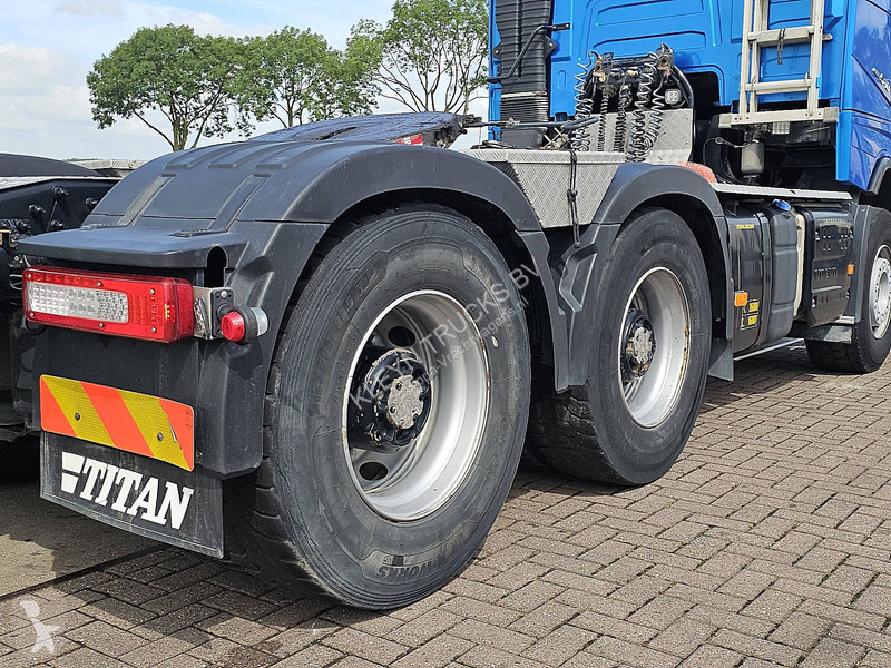 Tahač Volvo 6X4 LIFTING BOOGIE