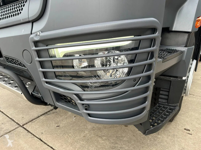 Tahač Mercedes 3340 S 6x4 Tractor Head