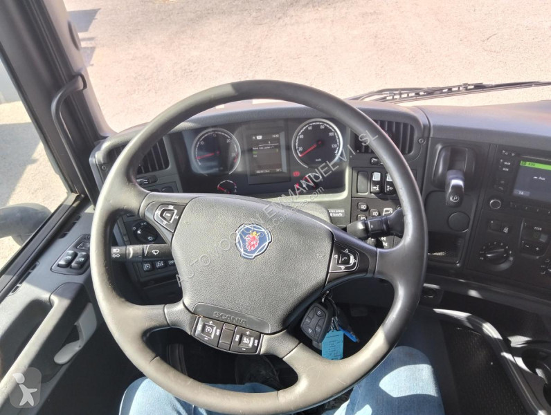 Traktor Scania 490 4X4 CON CARROCERIA BASCUNTE G