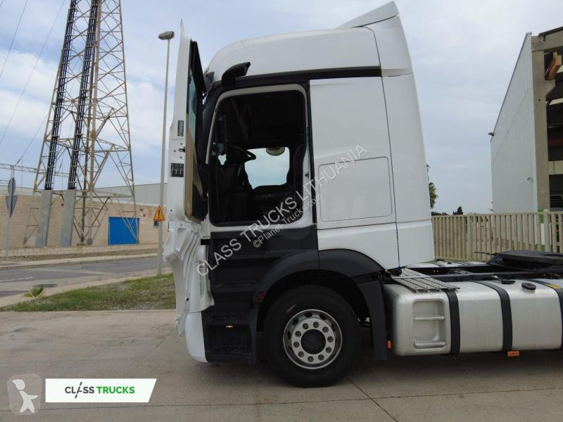 Tahač Mercedes 5 1845 BigSpace, Max tanks