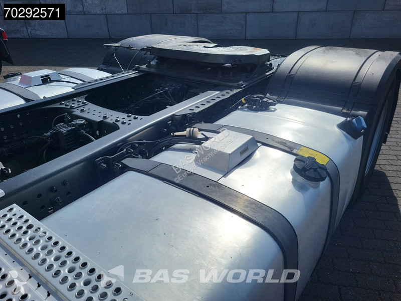 جرار Mercedes 1851 4X2 2xTanks Euro 6