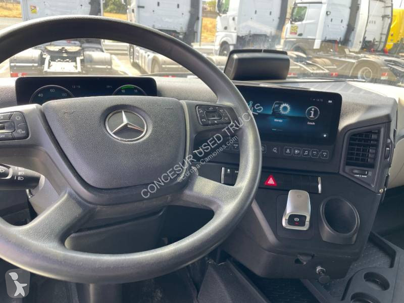 Traktor Mercedes