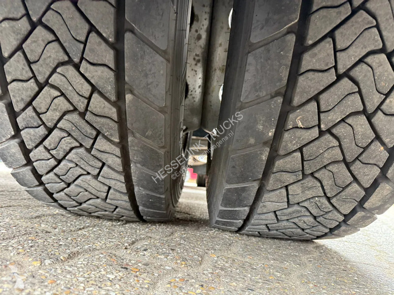 Trekker DAF 480 SSC Super Space 2x tank LED...