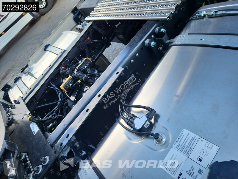 Traktor MAN TGX 4X2 NEW! GX Retarder 2x Tanks...
