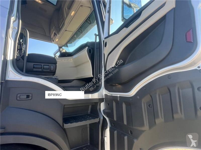 جرار Iveco S-WAY 500