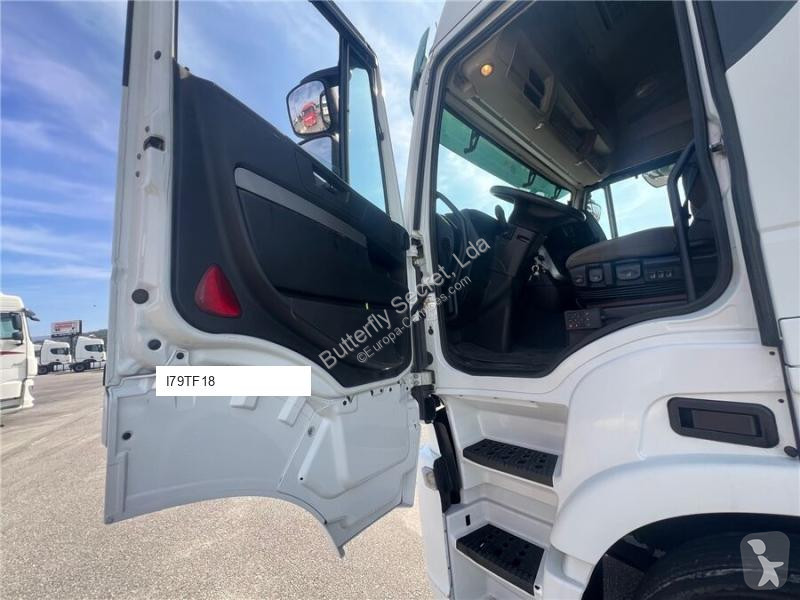 Iveco AS440S46T/P tractor unit