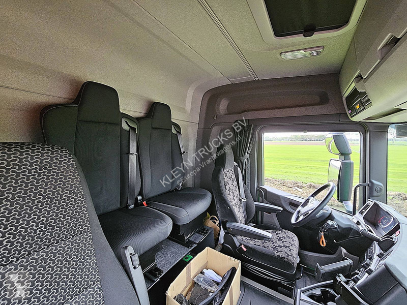 جرار Scania 6X4 HMF 2320 K6