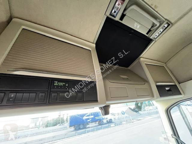 جرار Volvo 500