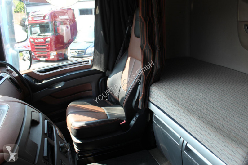 Traktor DAF   530 SSC  Navi  Kühlbox  Leder...