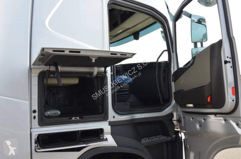 جرار Volvo