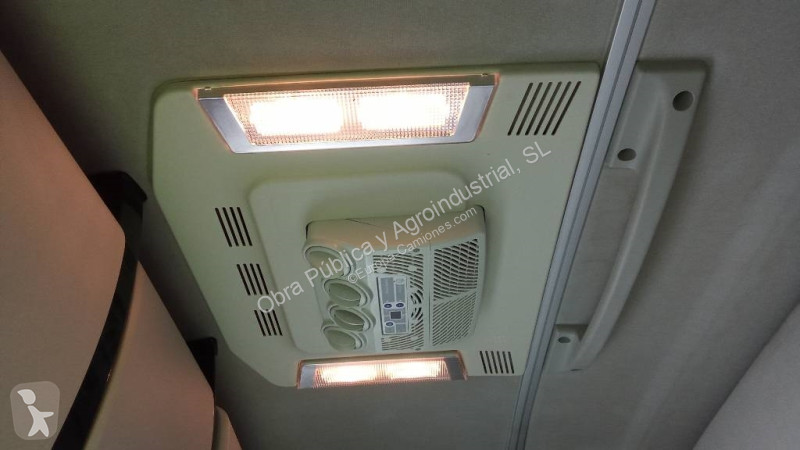 جرار Renault 480 T4X2 E6