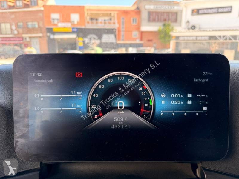 جرار Mercedes