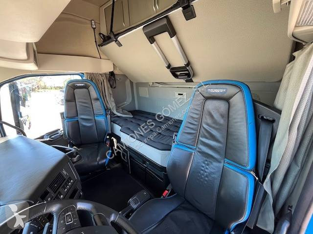 جرار Volvo