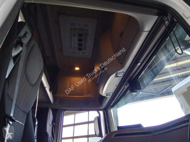 جرار DAF XF  FT LOW DECK 4X2