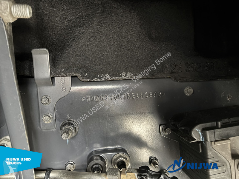 جرار Volvo 460 6x2/4 I-Save + I-Park