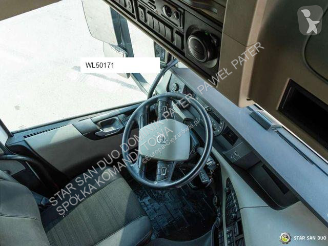 Влекач Volvo PK 40002 EH