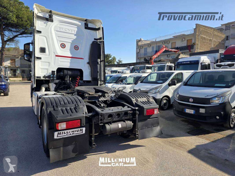 جرار Ford FORD FMAX 500 AUTOM RETARDER PRESA DI...