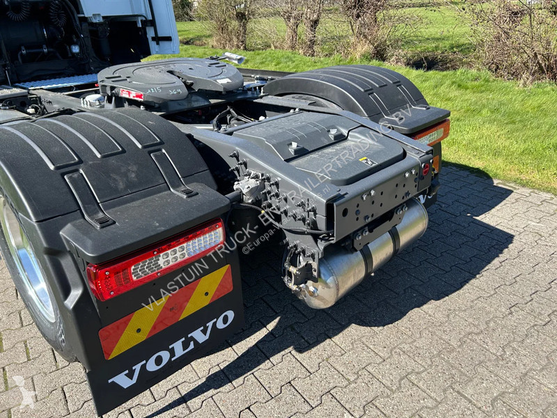 جرار Volvo 13500 | AERO | RETARDER | FULL AIR |...