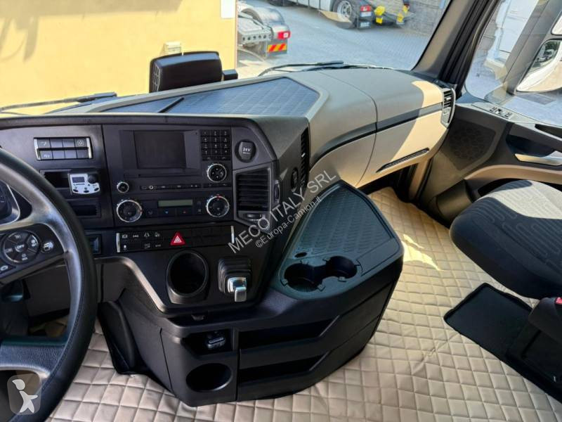 جرار Mercedes