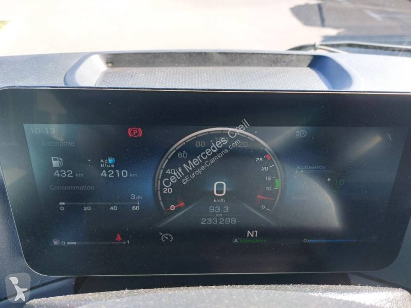 جرار Mercedes