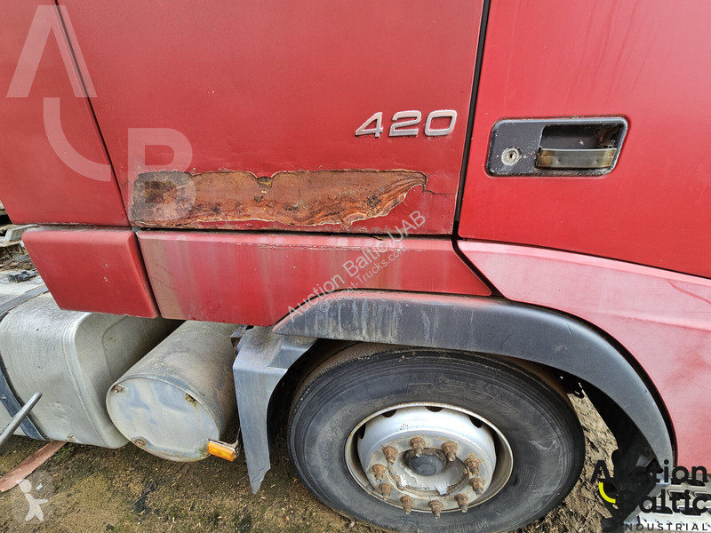 جرار Volvo