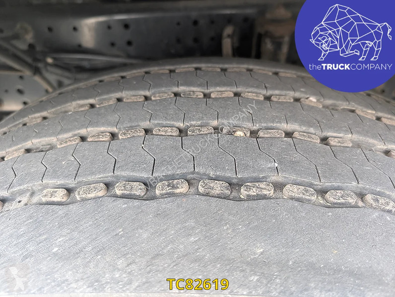 جرار Iveco 440 S42