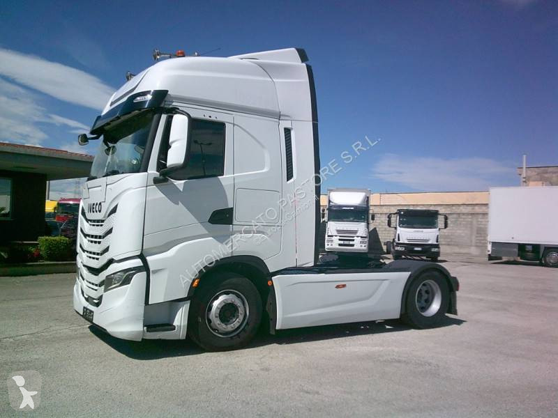Nyergesvontató Iveco 440 S 48