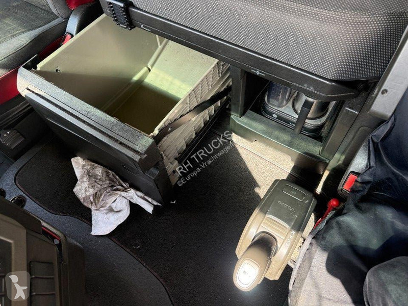 جرار Volvo 6X4 EURO 6