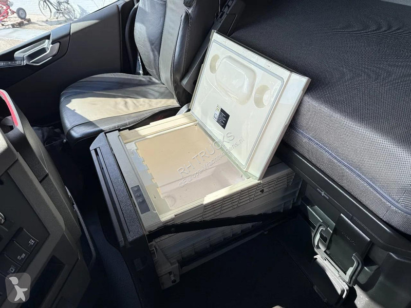 جرار Volvo 8X4 - 666274 KM