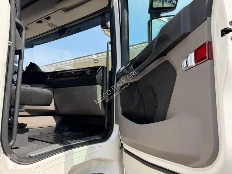 جرار Scania