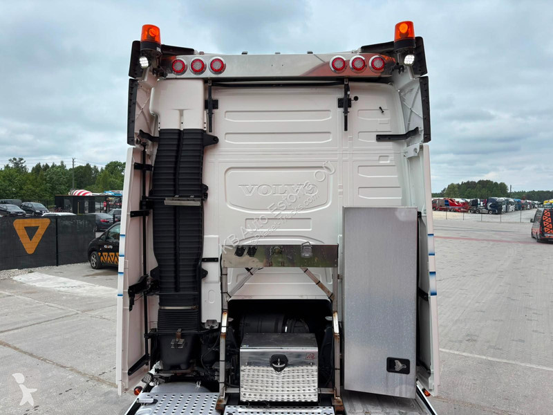 Cabeza tractora Volvo 6x2 DOUBLE BOGIE
