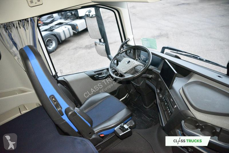 Traktor Volvo 500 Globetrotter XL