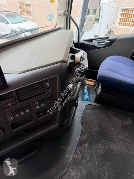 جرار Volvo