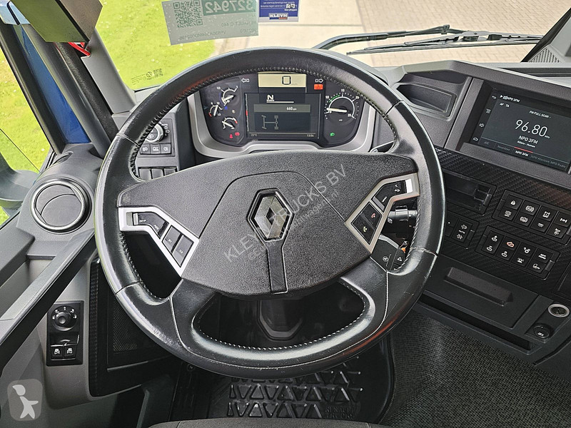 جرار Renault C 440