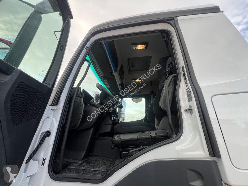 جرار Mercedes  1845 LS