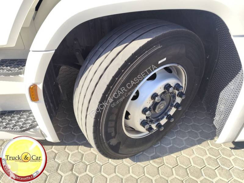 جرار Scania