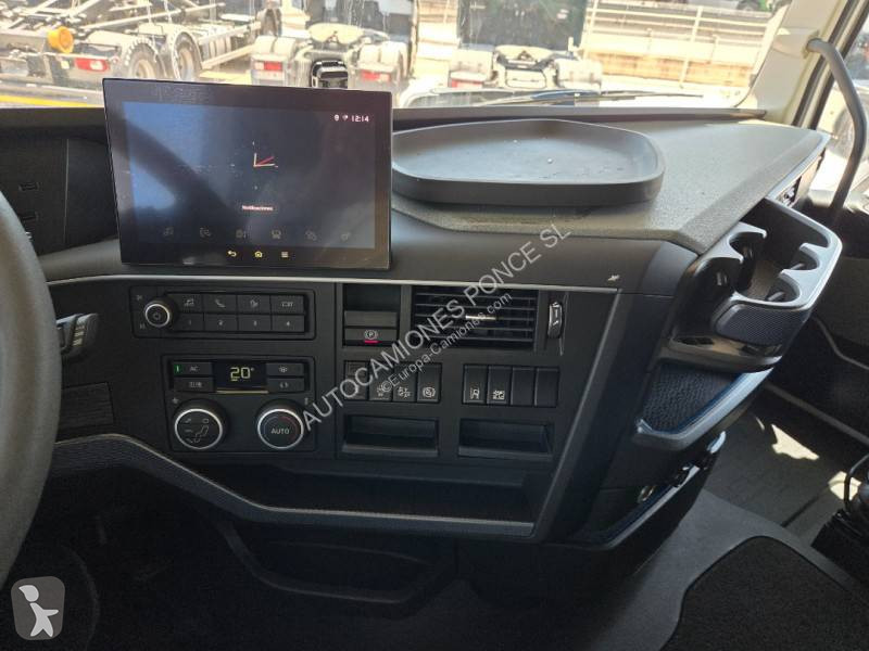 جرار Volvo