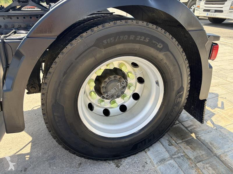 جرار Renault T440