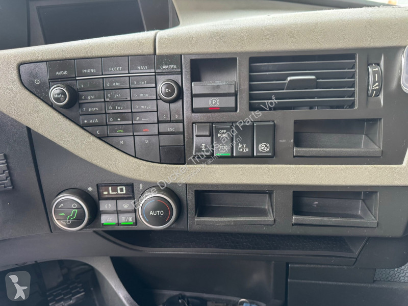 Volvo 460 4X2 EURO 6 / GLOBETROTTER tractor unit