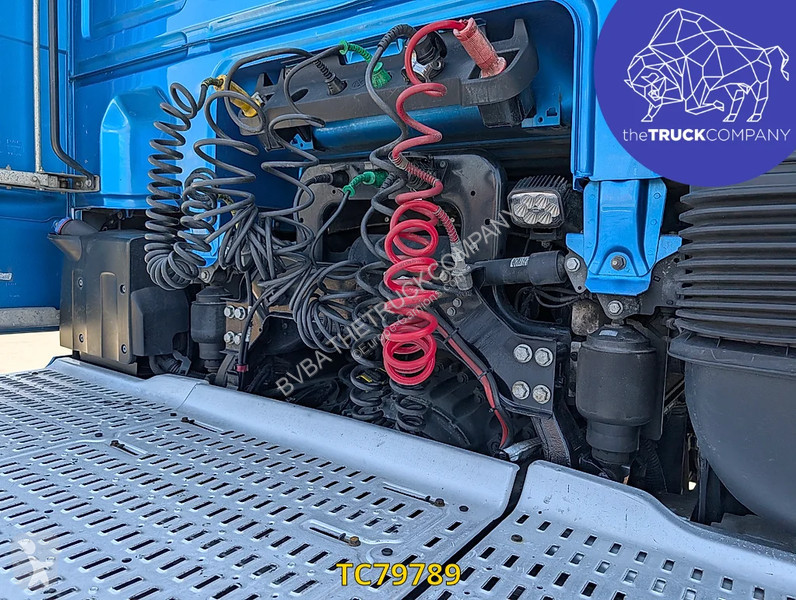 جرار DAF 530