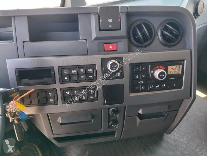 جرار Renault 480 XROAD TSeries
